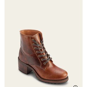 Frye Sabrina 6G lace up combat boot in cognac